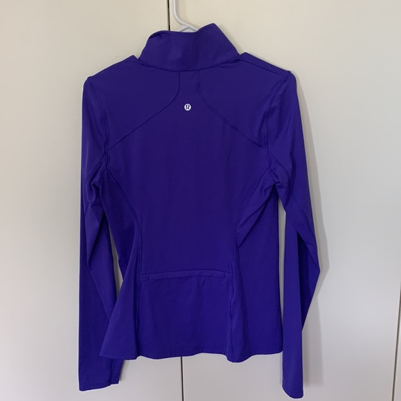 Lululemon athletic top - Picture 3 of 3